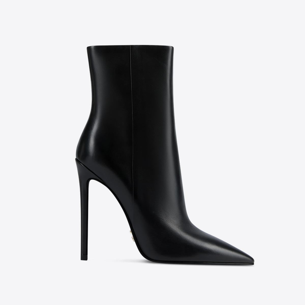 Pointed Heel Boots
